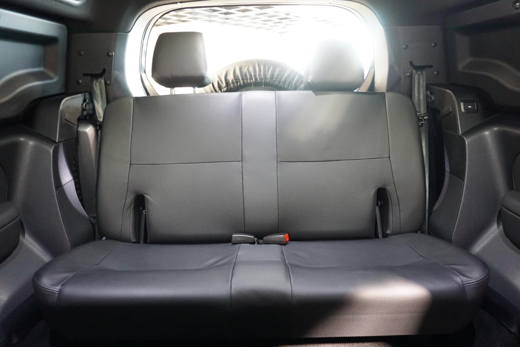 Land Rover Defender 90 3.0 D300 MHEV X-Dynamic HSE Hard Top SUV 3dr Diesel Auto 4WD SWB Euro 6 (s/s) (300 ps)